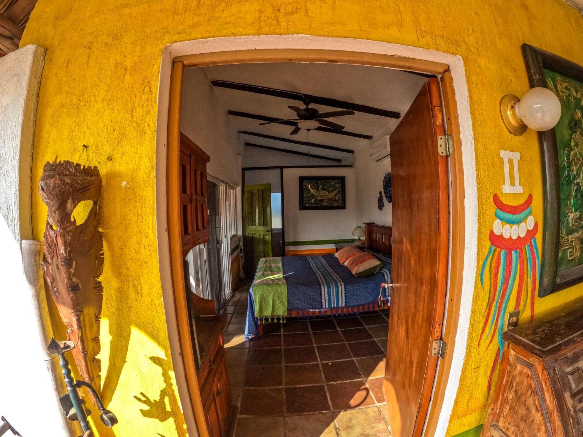 Casa Artista Bed & Breakfast Manzanillo Exterior photo