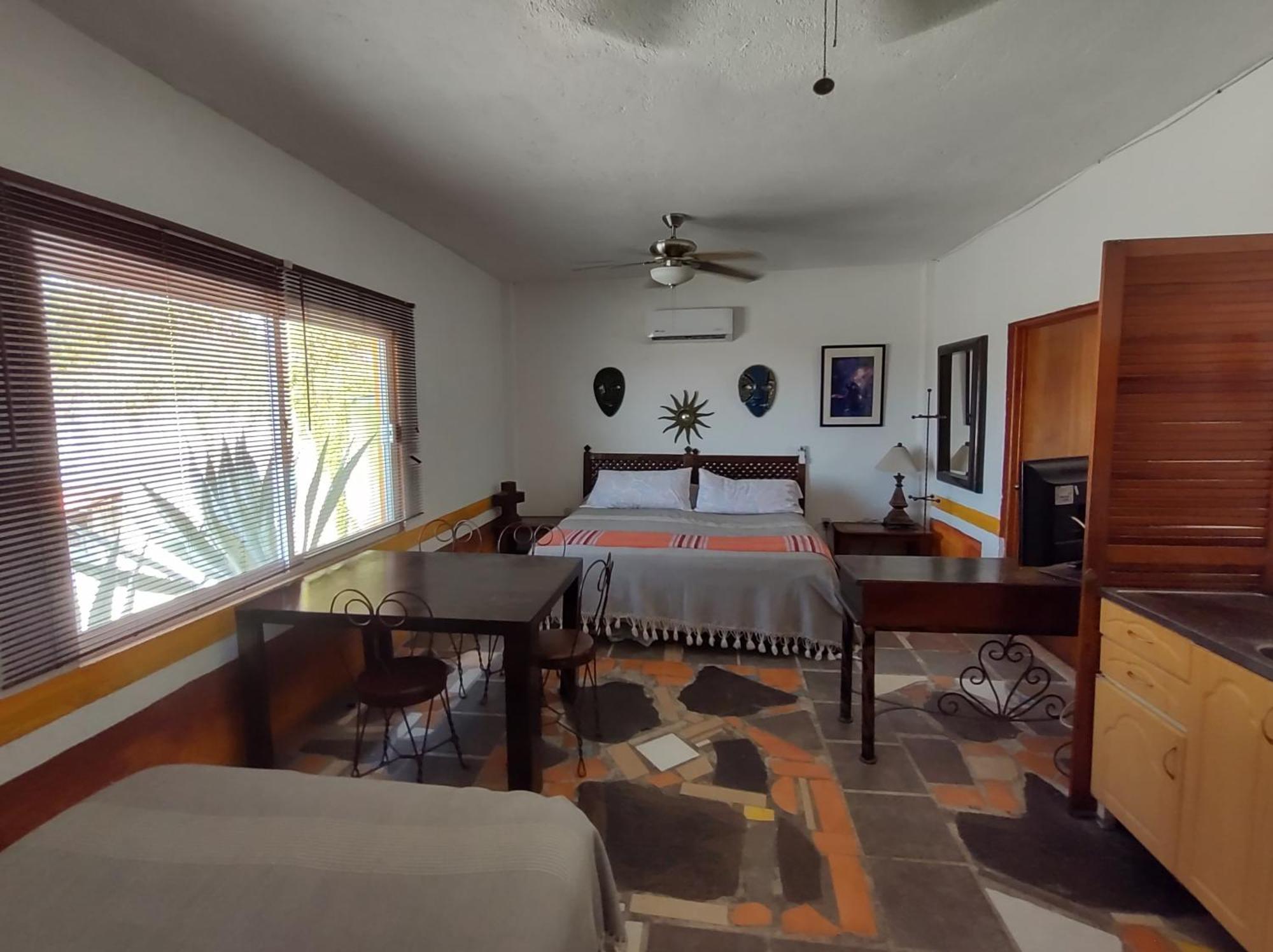 Casa Artista Bed & Breakfast Manzanillo Exterior photo